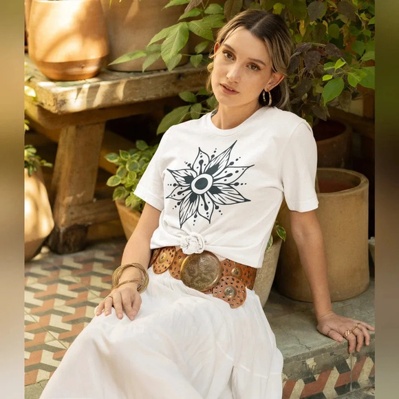 Nataly thyme  boho flower  boho tee shirt - Picture 1 of 2